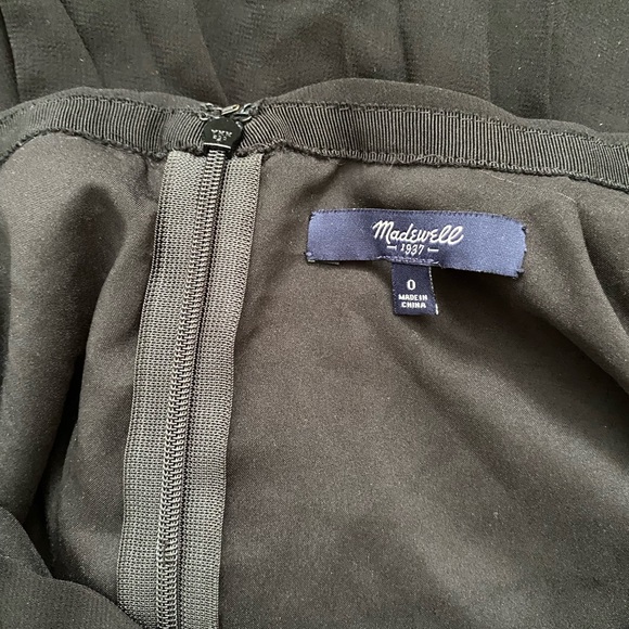 Madewell Black Pleated Lightweight Skirt with Movement, Size 0 or Size XS - Picture 4 of 5